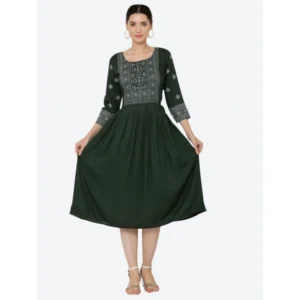 Spherevant Women's Casual Rayon 3-4th Sleeves Kurti (Green)